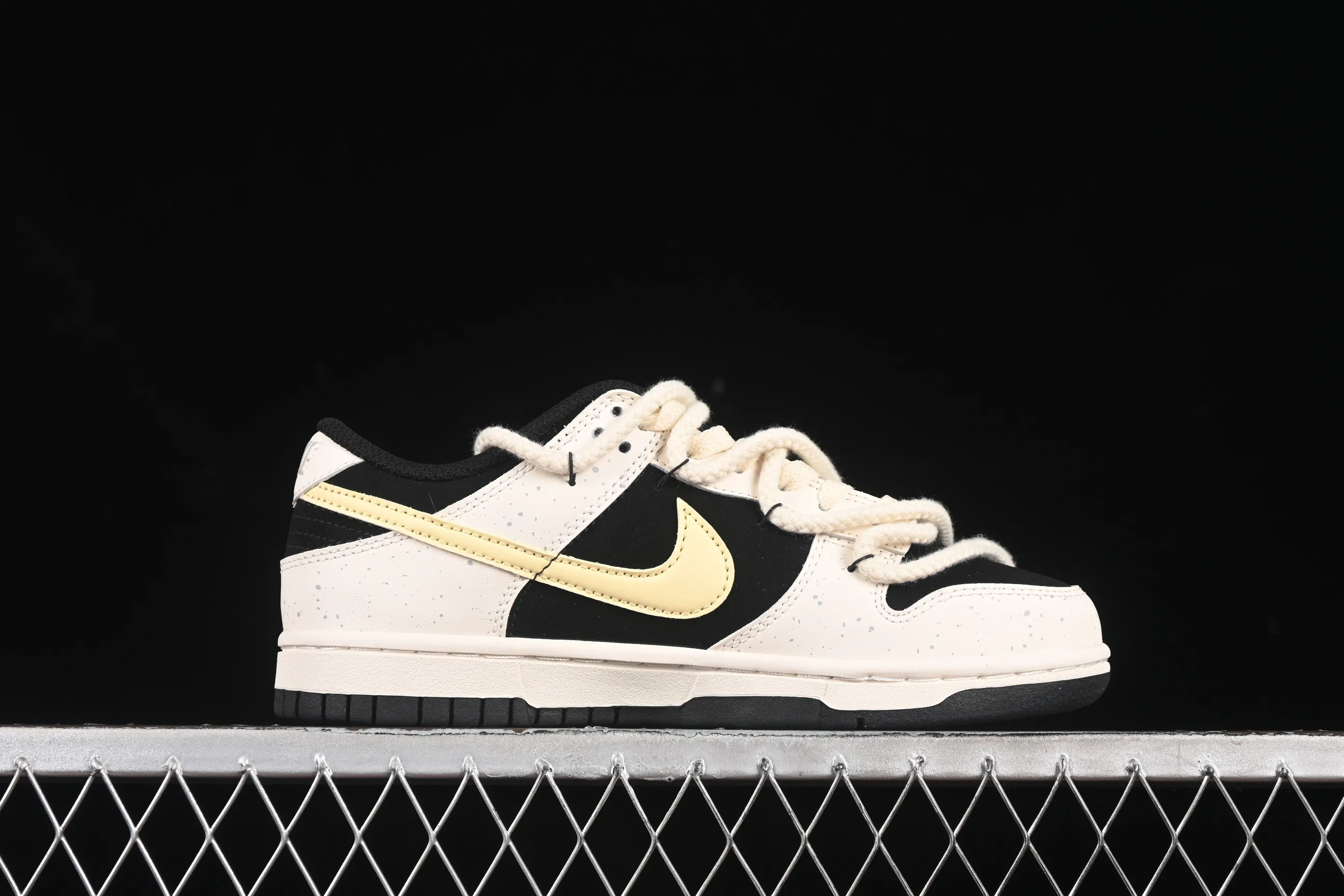 All Categories Nk SB Dunk Series Nk SB Dunk Low Low-top sneakers Nike Dunk Low "Tms Cny" Red Panda Cheese Dopamine Splashed old low-top casual sneakers DD1391-100
